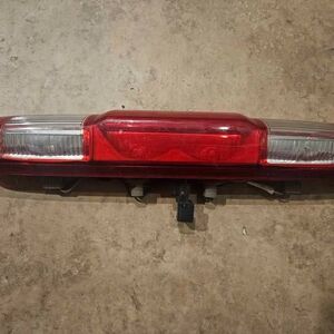 GM Genuine Parts 25890530 High Mount Stop and Cargo Lamp Tail Light Brake Light